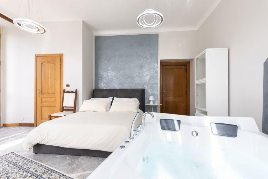 Apartamento Jacuzzi In Front Of The Colosseum
